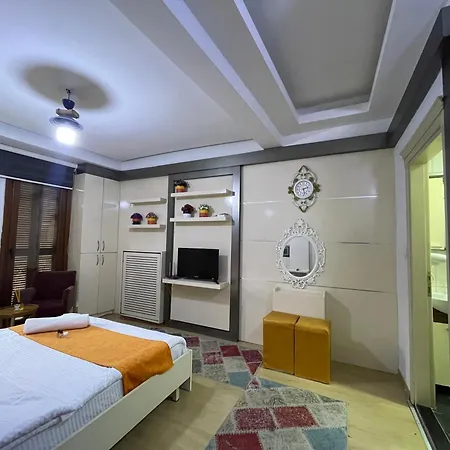 Aparthotel Taksim Gold House 4*