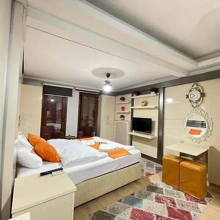 Taksim Gold House Aparthotel 4*