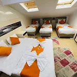 מלון דירות Taksim Gold House 4*